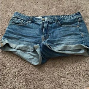 Gap cut off shorts